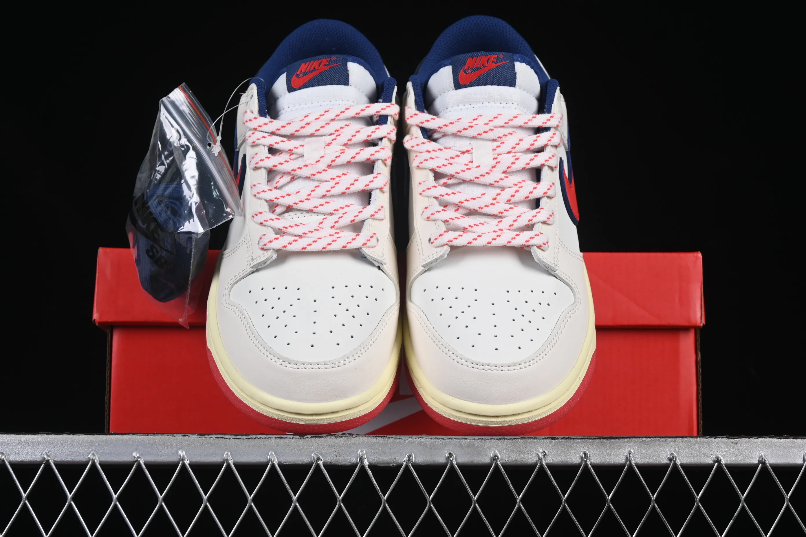 All categories Nk SB Dunk series Nk SB Dunk Low low-top sneakers Nike SB Dunk Low rainbow gradient low-top casual sports skateboard shoes HV5749-110